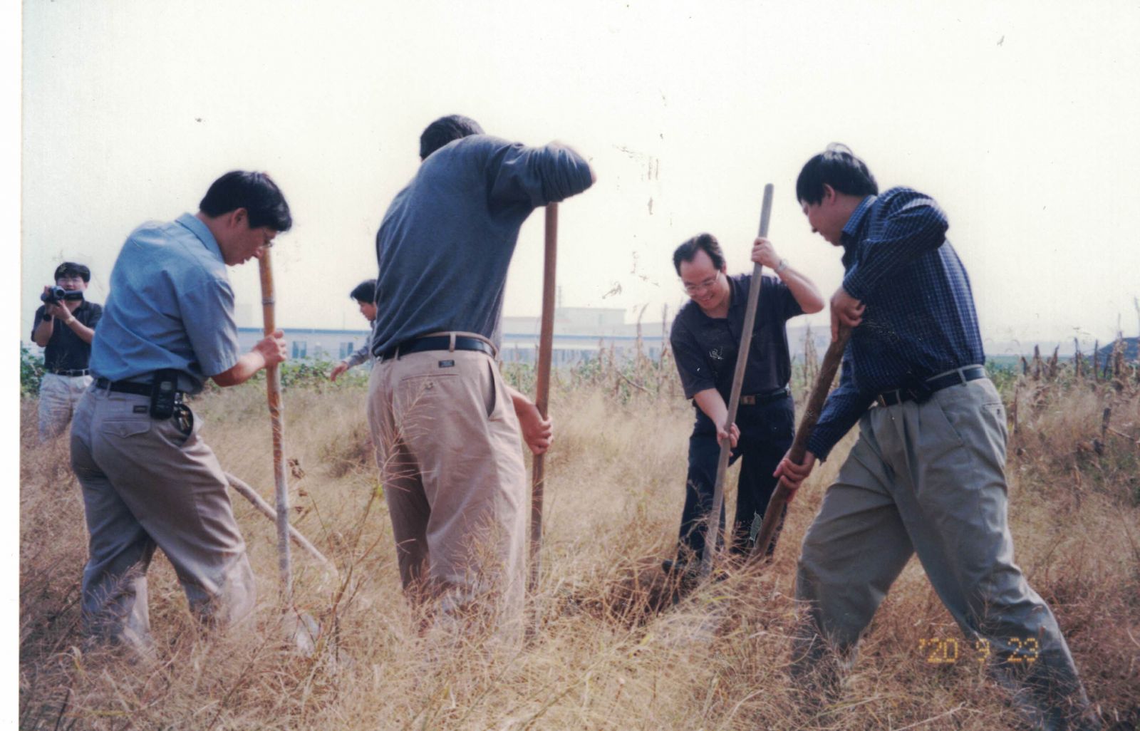 2000_9_23%E4%B8%8A%E8%99%9E%E5%A5%A0%E5%9F%BA GA黄金甲·(中国集团)官方网站